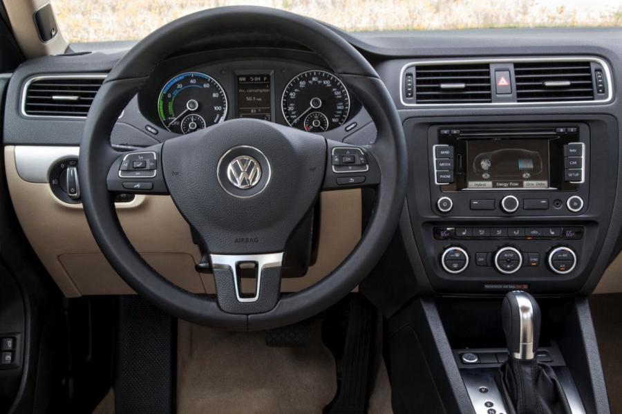 Volkswagen Jetta Hybrid 2012 года  (фото 53 из 133)